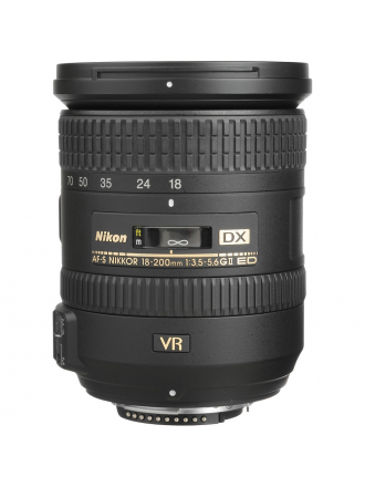Obiettivo Nikon NIKKOR AF-S DX Zoom 18-200 mm f/3,5-5,6G ED VR II (72 mm)